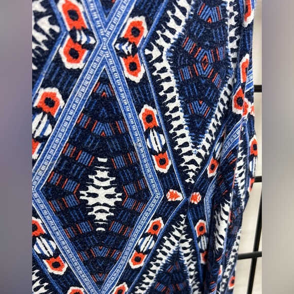 Flowy cutout tank top - Picture 3 of 5